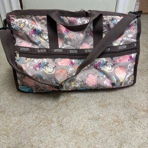 LeSportSac Weekender, Gym. Sports, Travel Bag " Like New "